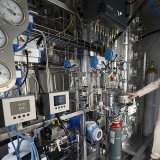 Le réacteur de méthanation produit du gaz de synthèse neutre en CO2 à partir des panneaux photovoltaïques du site, a expliqué Gilles Verdan.